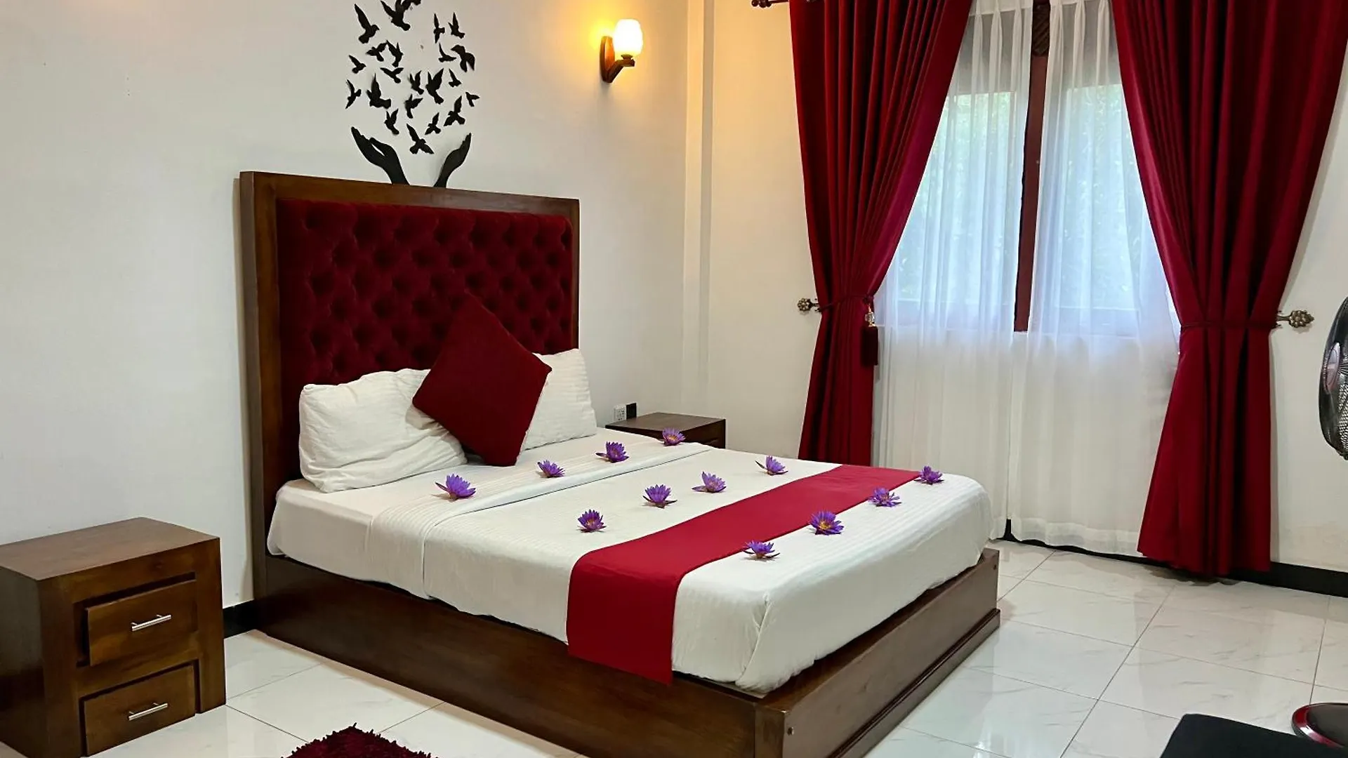 Hotel Heaven Breeze Kandy 3*,